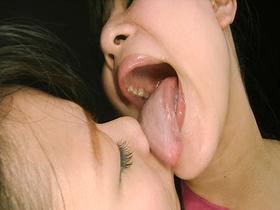 唾 顔面発射レズ　サンプル画像20